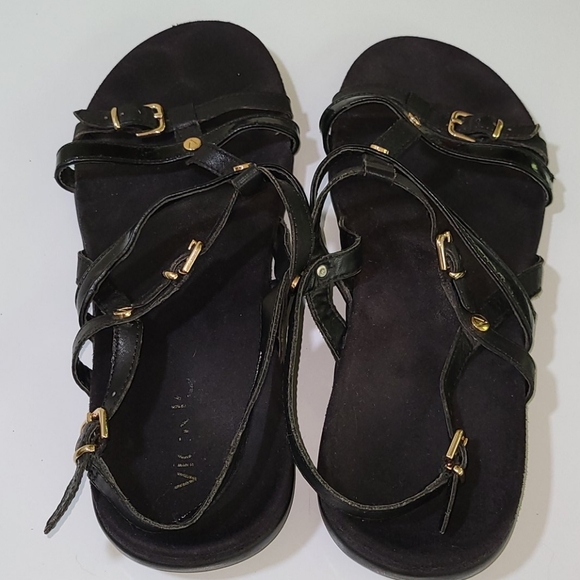 vionic sandals with straps